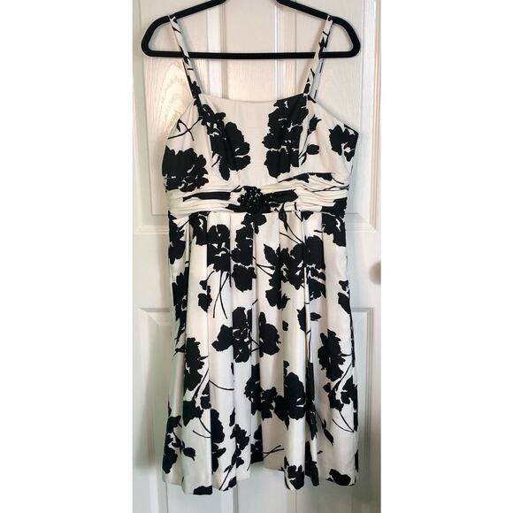 Jessica Howard Black & White Floral Cocktail Party Formal Dress - Size 14P - Picture 1 of 10